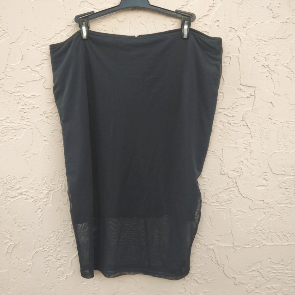 Stretchy plus size mesh bodycon skirt